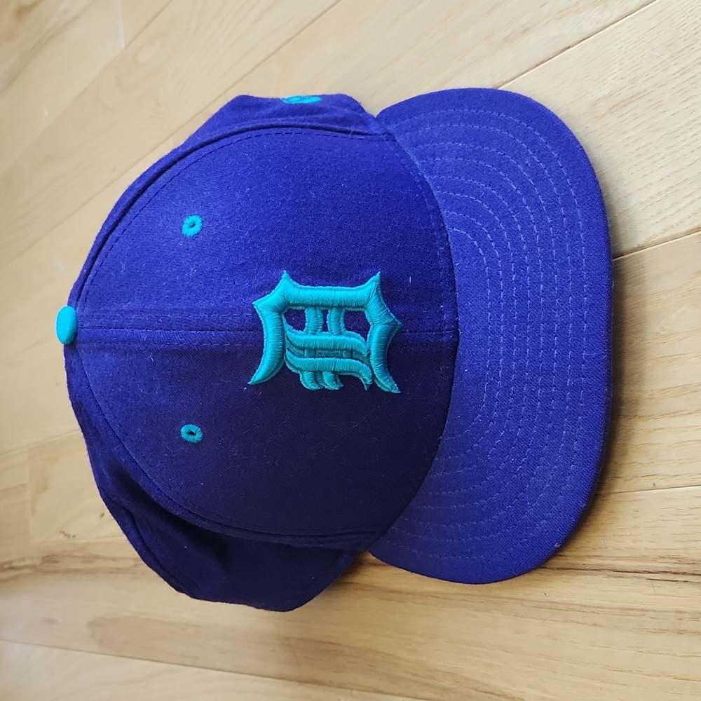 New Era purple/teal MLB Detroit Tigers fitted cap -- 7 3/4
